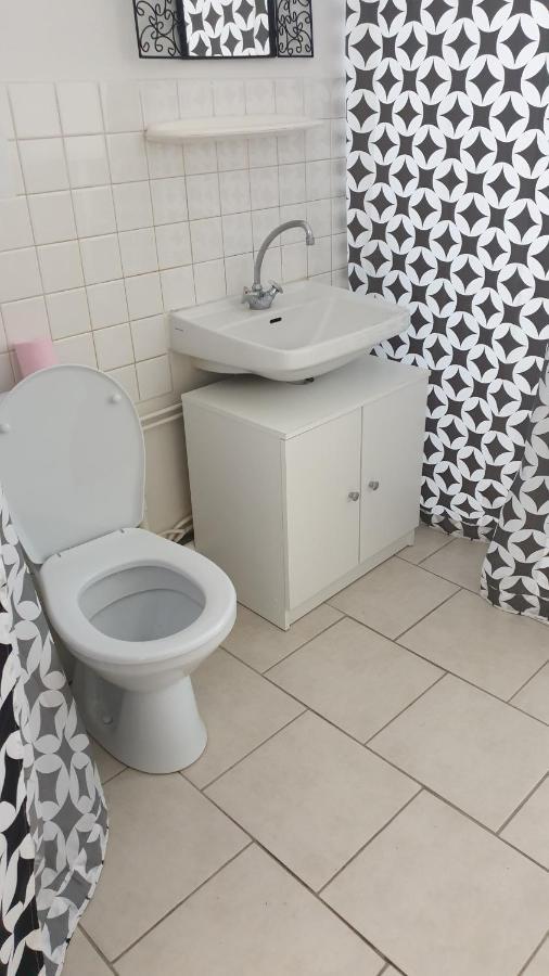 Isa Aparthotel Issoudun Exteriör bild